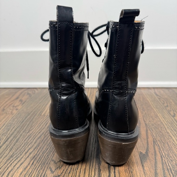 Early 1990s Vintage Dr. Martens 8146 Regina Black Leather Boots size UK6 US8 - Picture 5 of 11